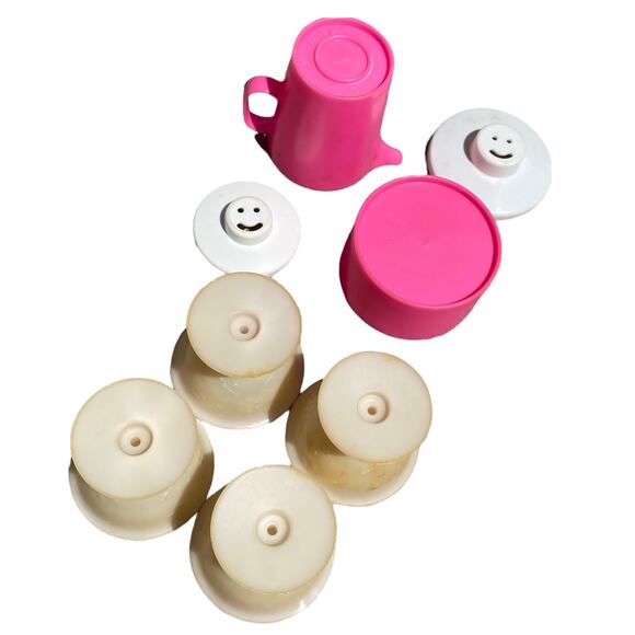 Chilton Toys Barbie Smiley-face Play Kitchen Plasticware - Picture 5 of 7